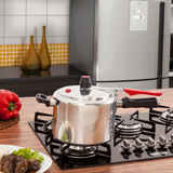 Panela de Pressão 4,5 Litros com Tampa Segura e Vedação Eficiente