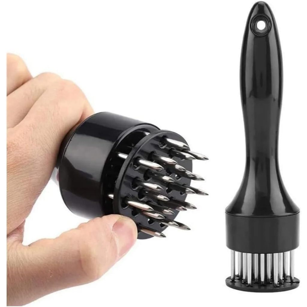 "Amaciador de Carne InoxBeef: Deixe suas carnes mais macias com esta ferramenta em aço inox de alta resistência. Design ergonômico e fácil de usar, ideal para quem busca eficiência na cozinha.